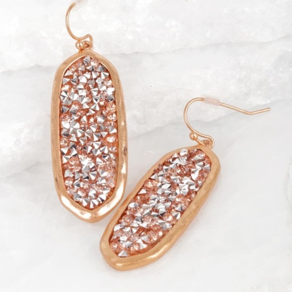 GLITTER LOVE Earrings - Picture 2 of 2